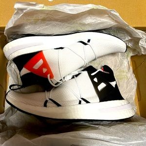Adudas Arkyn Womens sneakers NWT